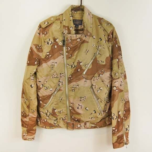 Men's Camouflage Jacket - Picture 2 of 7